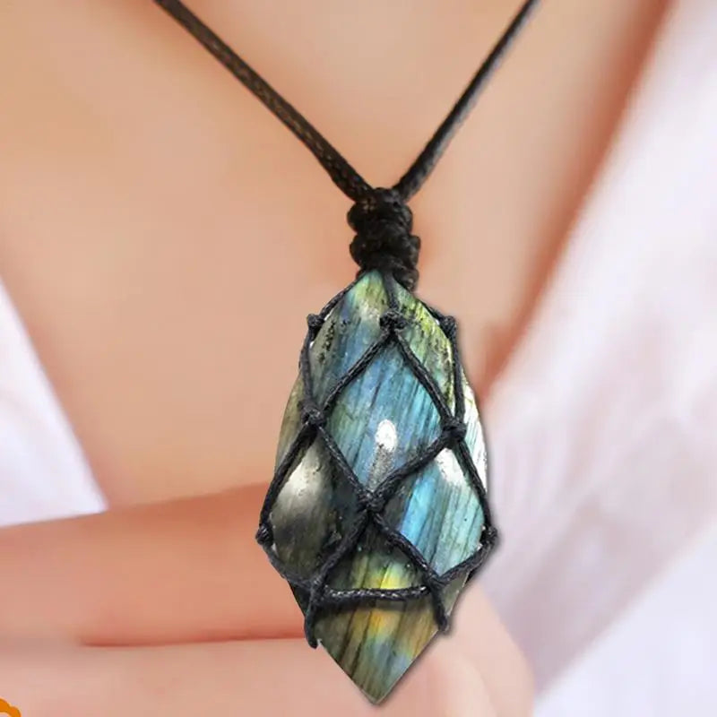 Collier Coeur de Dragon en Labradorite Naturelle