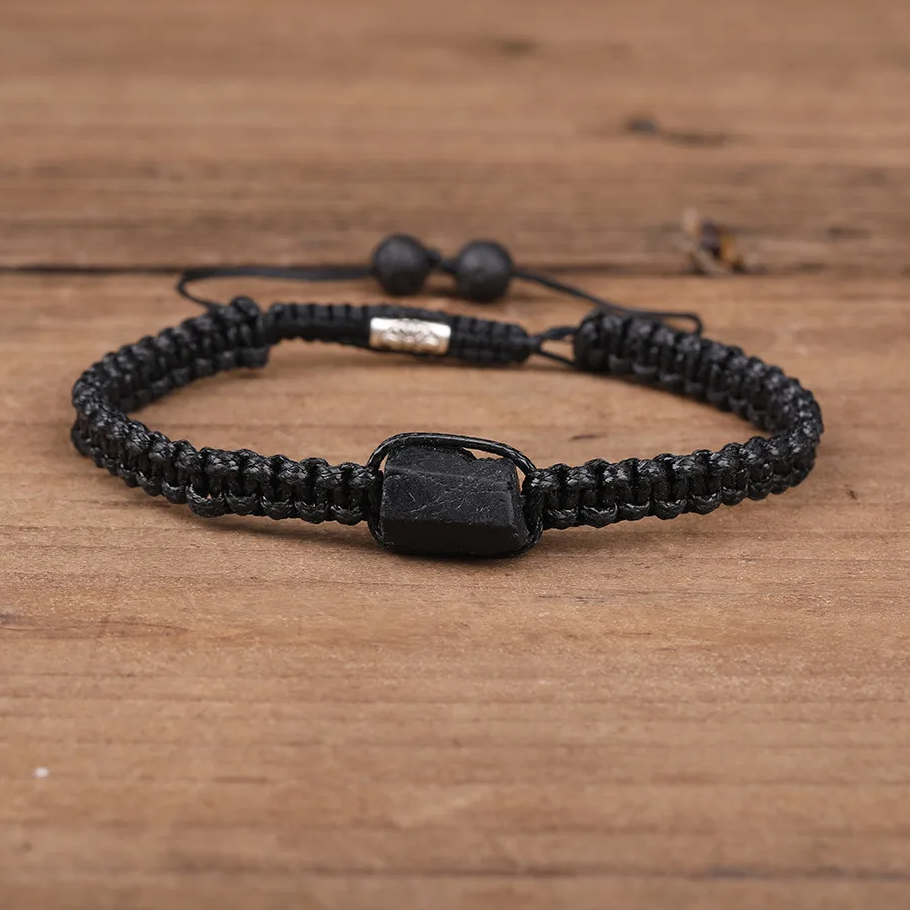 Bracelet lacé avec pierre de tourmaline de style bohème