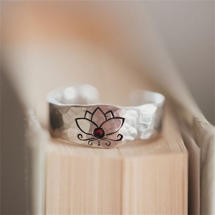 Anneau ajustable de la fleur de Lotus