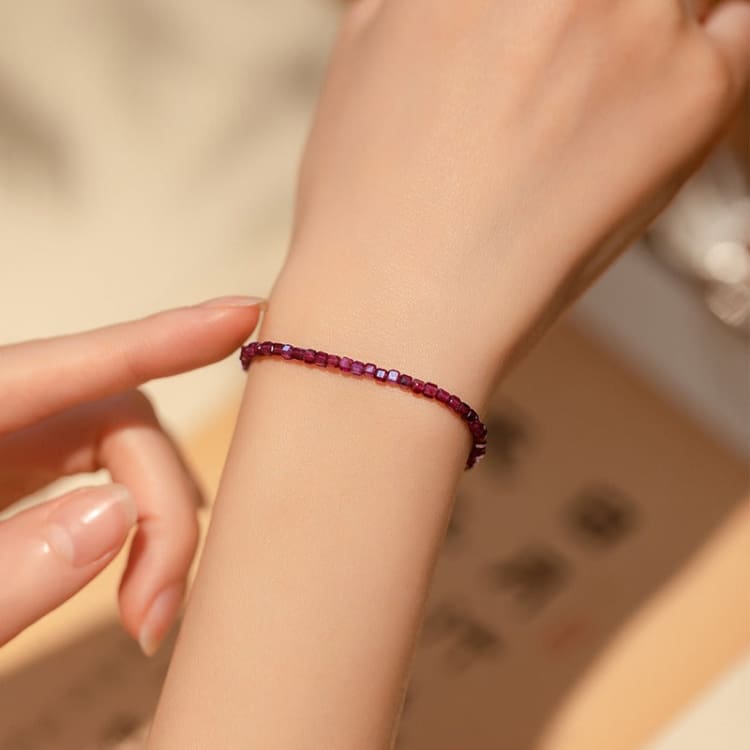 Bracelet fin en Grenat rouge