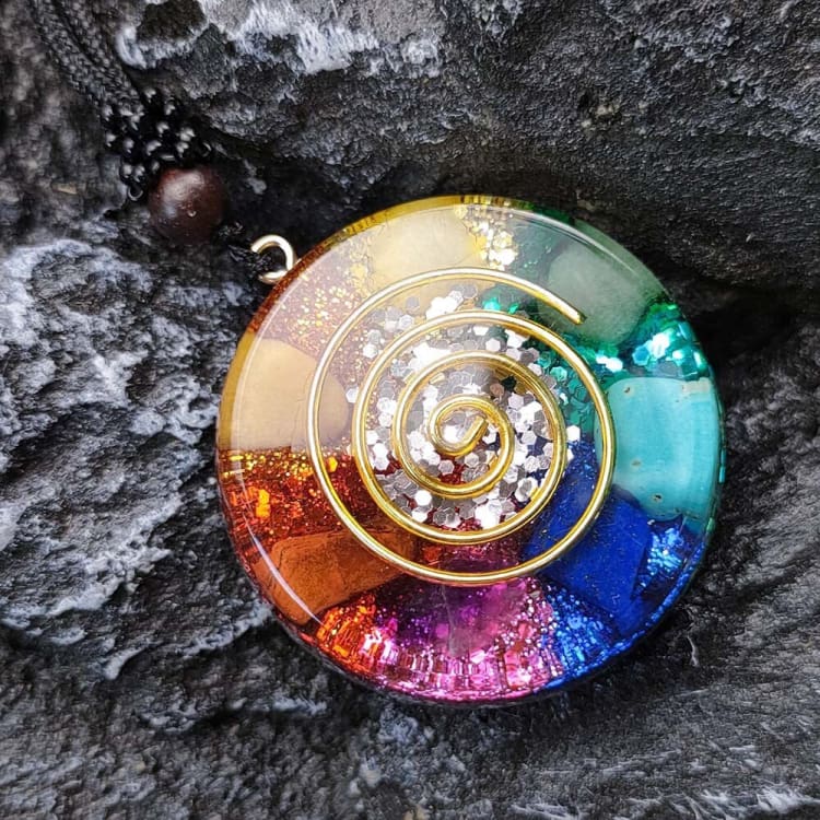 Collier 7 Chakras en forme d’escargot