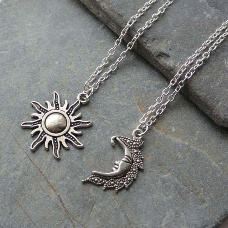 Collier astre lunaire et solaire