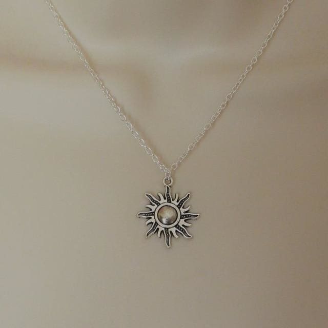 Collier astre lunaire et solaire