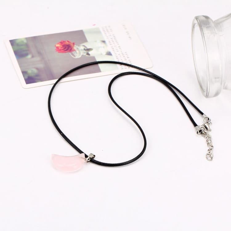 Collier Croissant de Lune en Quartz Rose