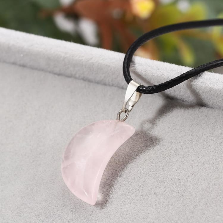 Collier Croissant de Lune en Quartz Rose