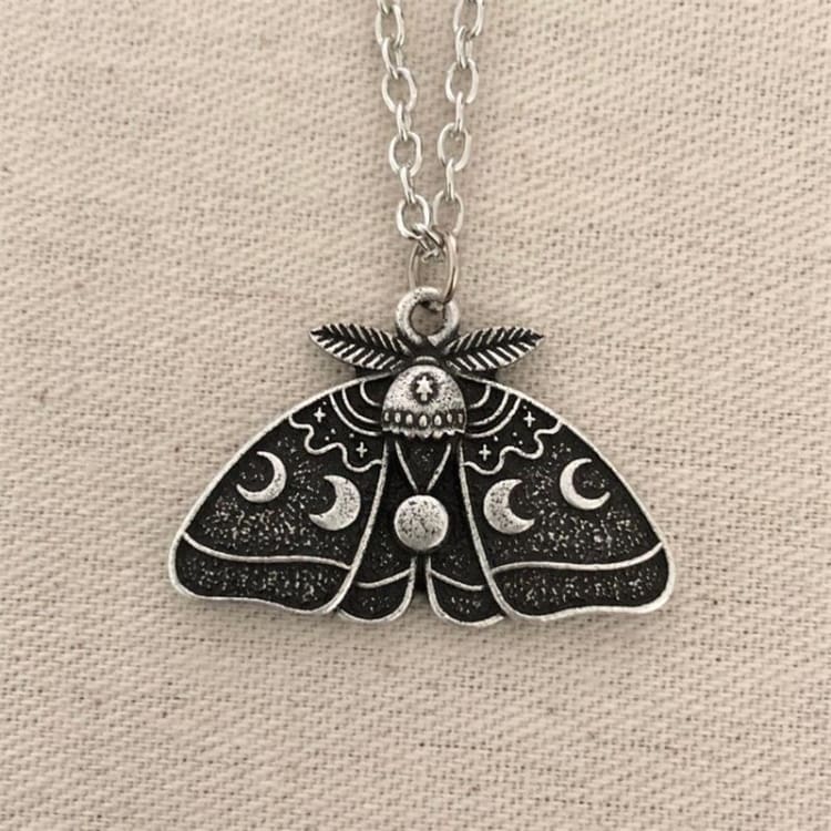 Collier du papillon lunaire