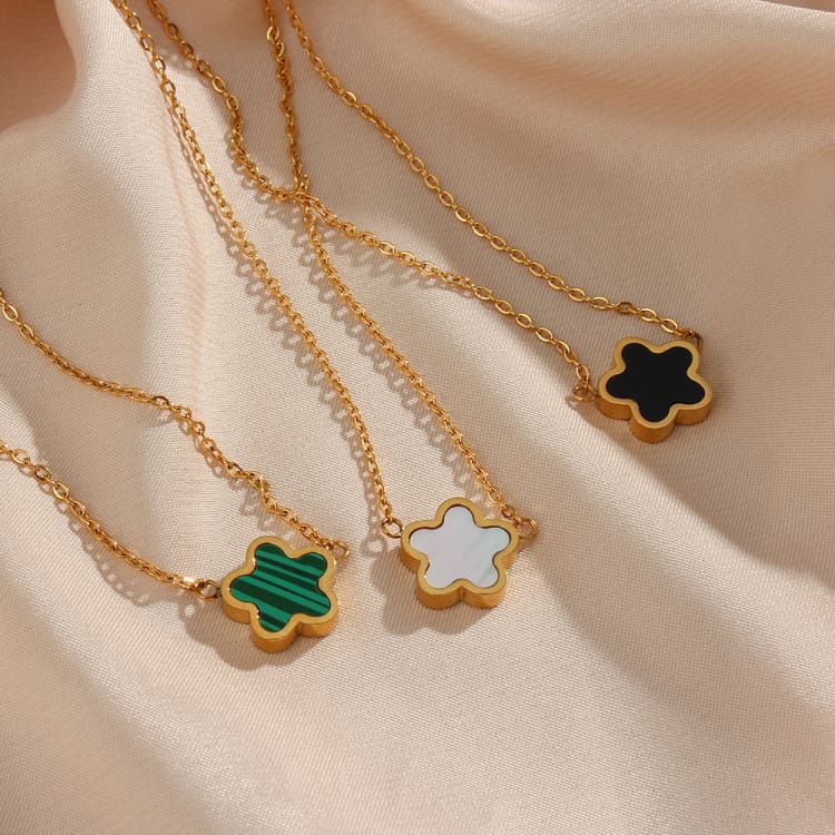 Collier pendentif trèfle à quatre feuilles